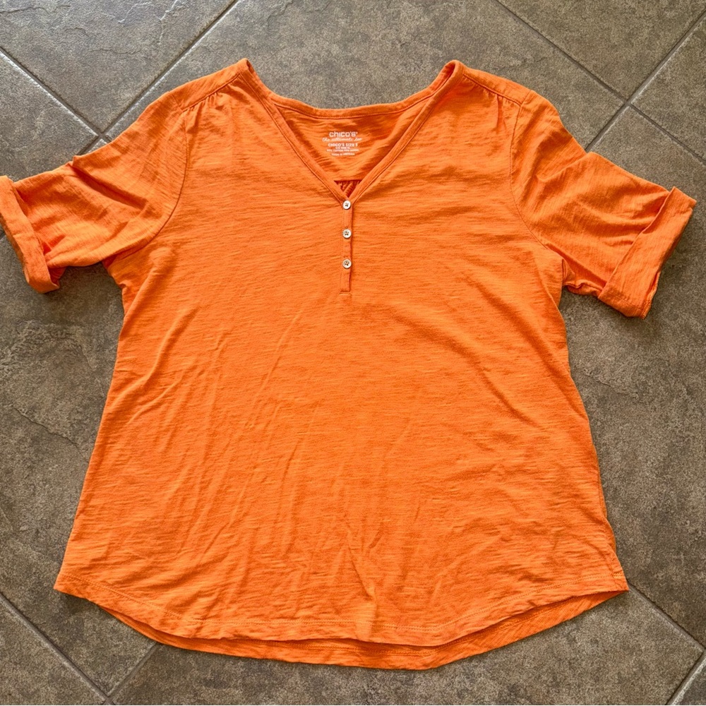 GUC - Chico's Ultimate Tee Henley Style